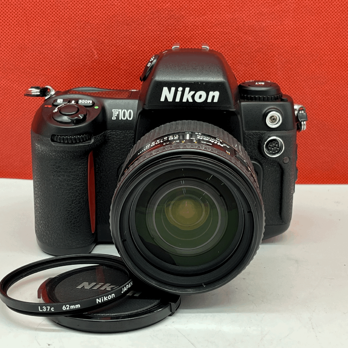 ☆37 Nikon F100 AF NIKKOR 28-105mm F3.5-4.5 D フィルムカメラ