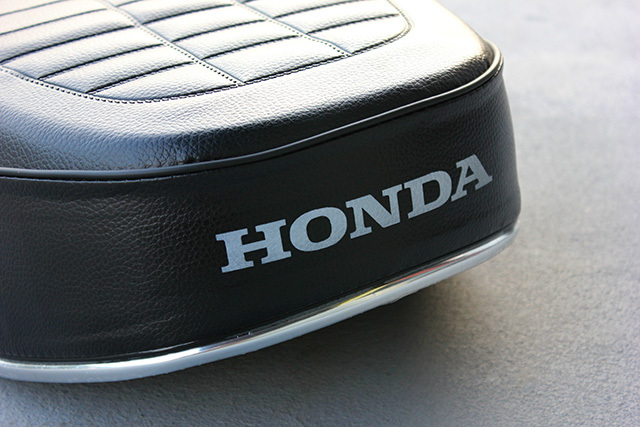 CB750K 鉄ベース 純正シート/②フラット CB750four K2～K6 CB750K 鉄ベース 純正シート/②フラット CB750four K2～K6