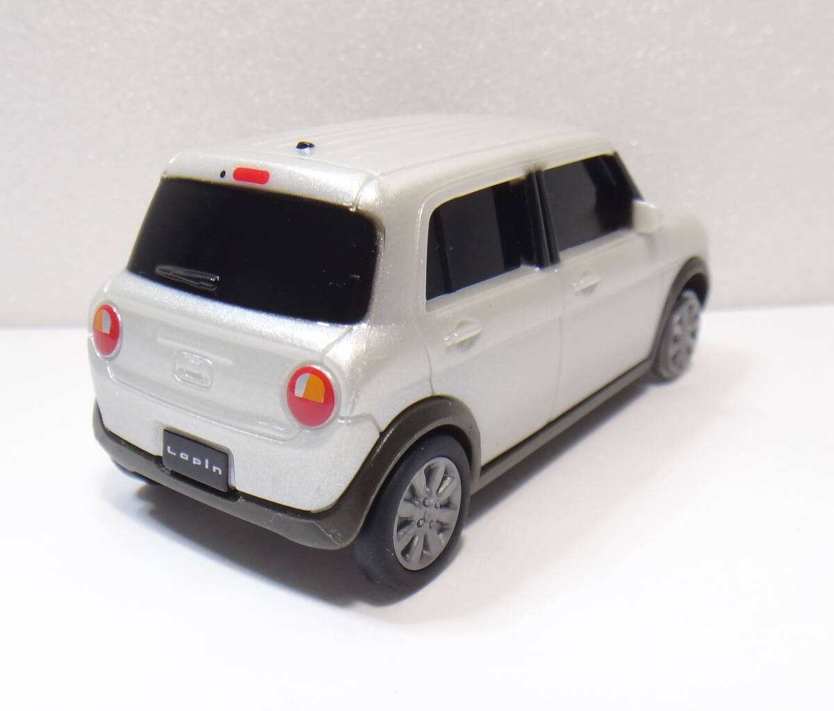 新品 正規品!!  送料無料 全長約7 ラパン スズキ パール系 プルバック走行ok 5cm ミニカー