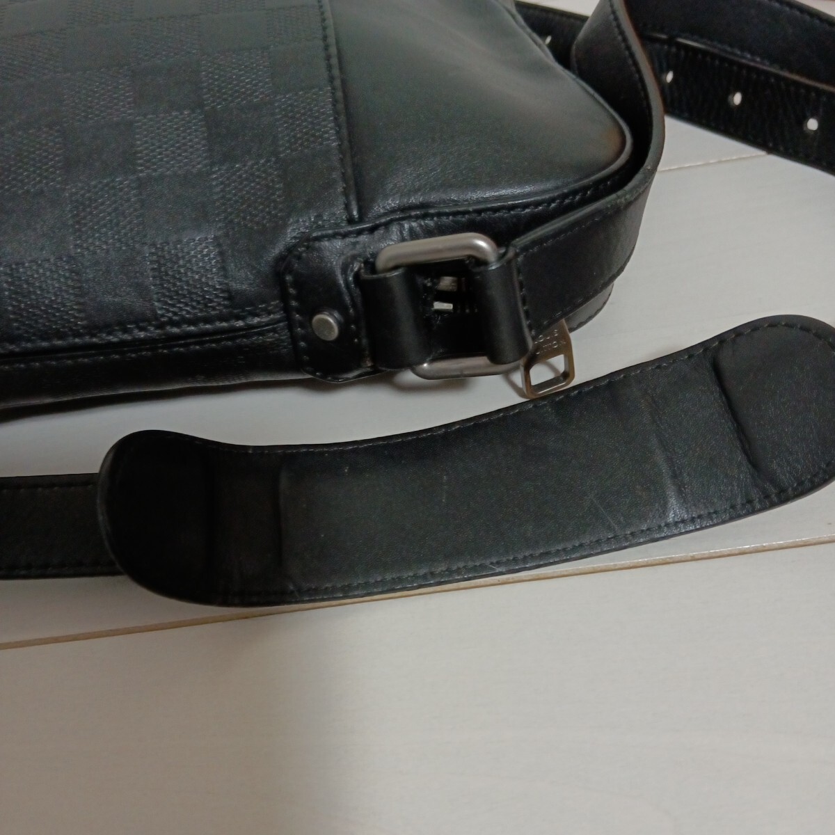 1 иен [ трудно найти товар ]LOUIS VUITTON Louis Vuitton Damier Efini небольшая сумочка dist likto мужской sakoshu сумка на плечо 
