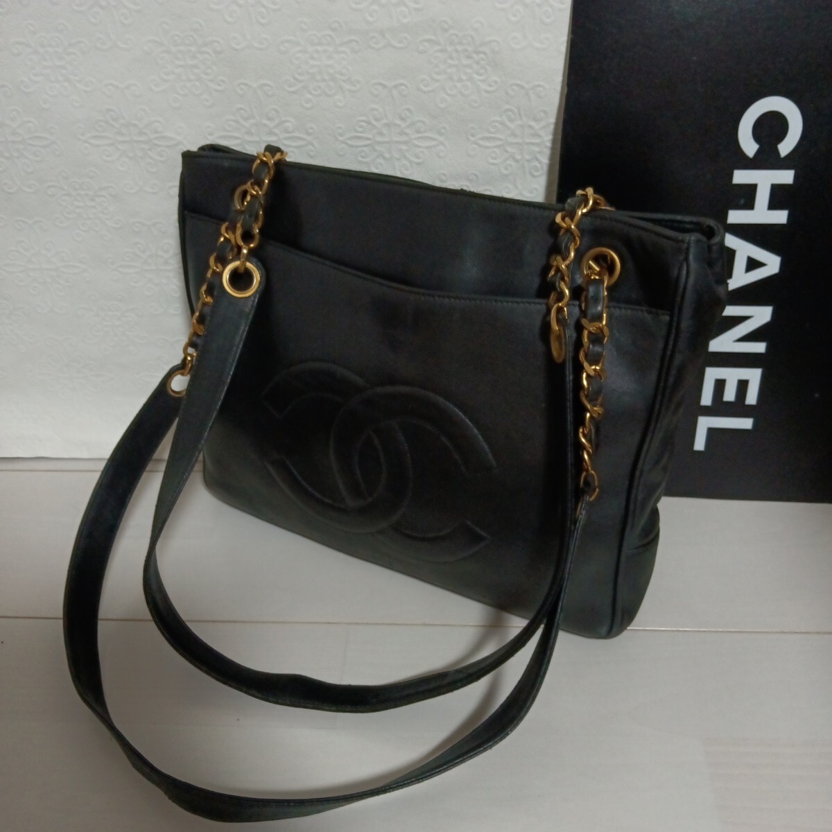 CHANEL シャネル ココマーク ブラック チェーンショルダーラムスキン
