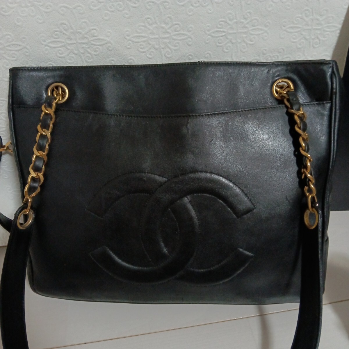 CHANEL シャネル ココマーク ブラック チェーンショルダーラムスキン