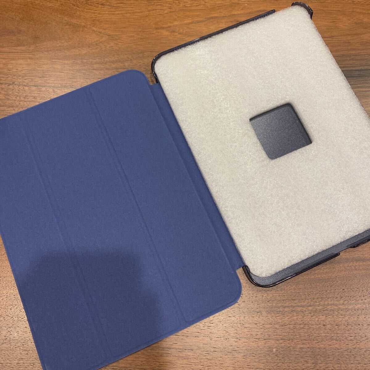 2311115☆ ProCase iPad 11世代/10世代 ケース iPad（A16）11インチ 2025/10.9インチ 2022通用 軽量 耐衝撃 三つ折り スタンド（ネイビー）