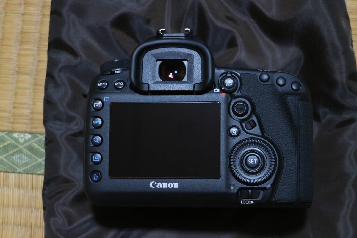  почти не использовался EOS 5D MarkⅣ Mark4