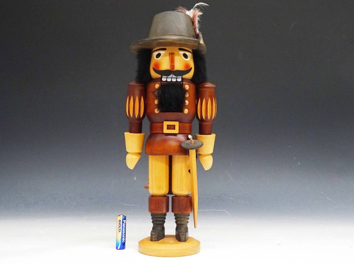 ◆(EG) 木製 くるみ割り人形 約37.5cm×約13.5cm×約13cm 木工芸 工芸品 民芸品 ドイツ製 兵隊 人形 置物 インテリア雑貨_画像1