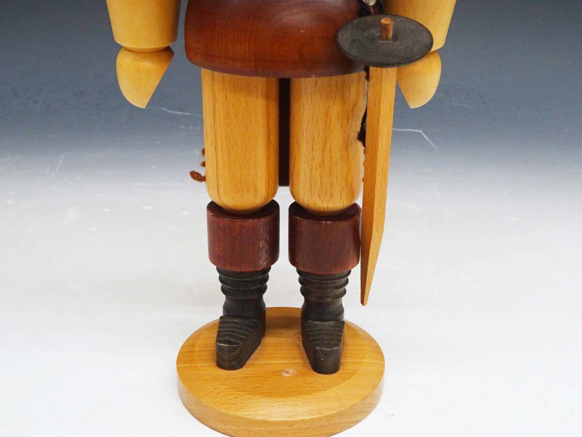 ◆(EG) 木製 くるみ割り人形 約37.5cm×約13.5cm×約13cm 木工芸 工芸品 民芸品 ドイツ製 兵隊 人形 置物 インテリア雑貨_画像6