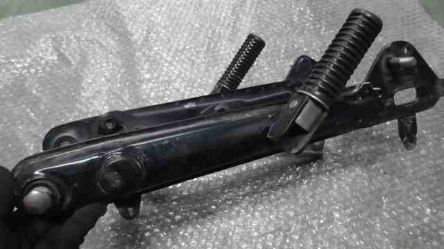 カブ(CUB)９０ カスタム　HA02　の　スイングアーム *1750123879　中古