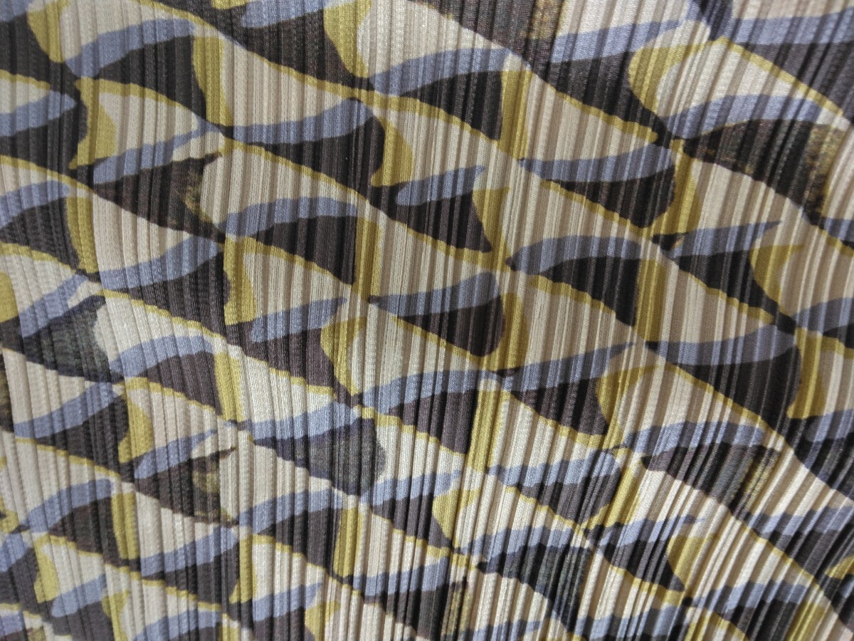 ISSEY MIYAKE　イッセイミヤケ　半袖　トップス　カットソー　日本制　サイズ3
