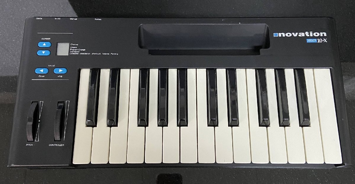 [ J ]3303 novation mm10-X MIDI клавиатура no беж .n