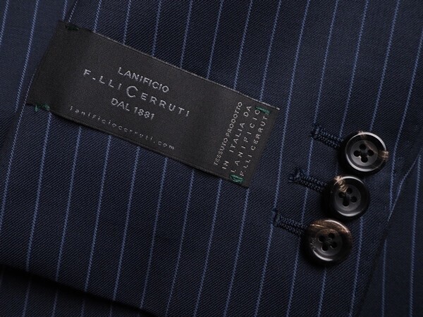 新品10.8万円 大手百貨店扱い 秋冬『チェルッティ Prestige 伊製生地』Super130S ウール100% 微起毛 格子柄 スーツAB8紺(B) 1002471 新品10.8万円 大手百貨店扱い 秋冬『チェルッティ イタリア製生地
