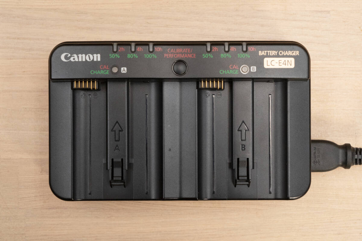Canon キヤノン バッテリーチャージャー LC-E4N ＋ バッテリー LP-E4N x 2個(gè)