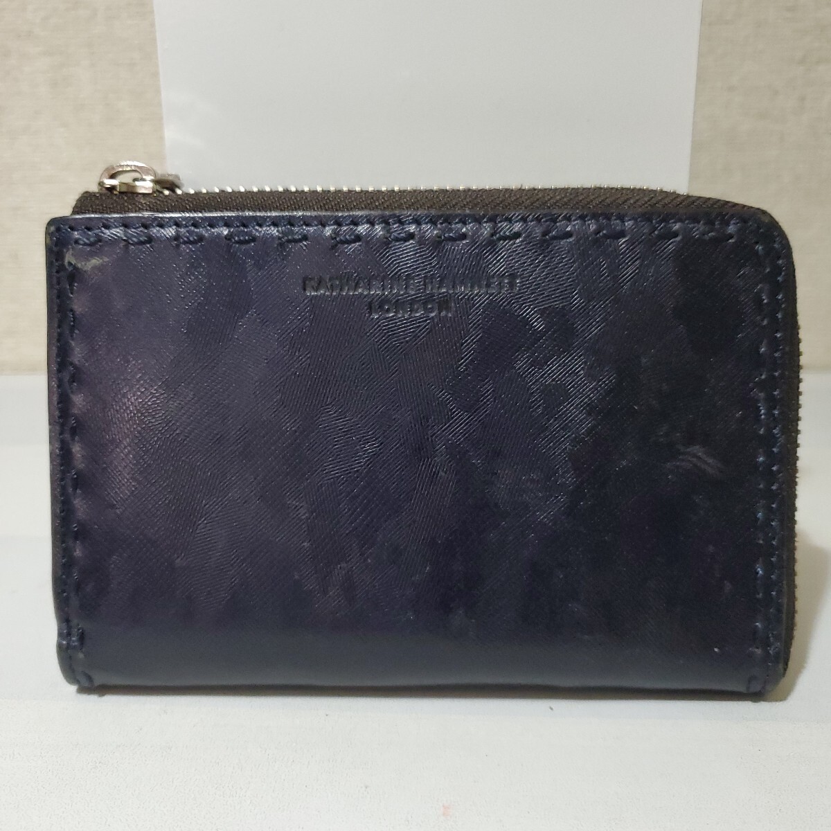 キャサリンハムネットロンドン COLOR TAILORED II 二つ折り L字ファスナー ウォレット 490-58705(ブラック)
