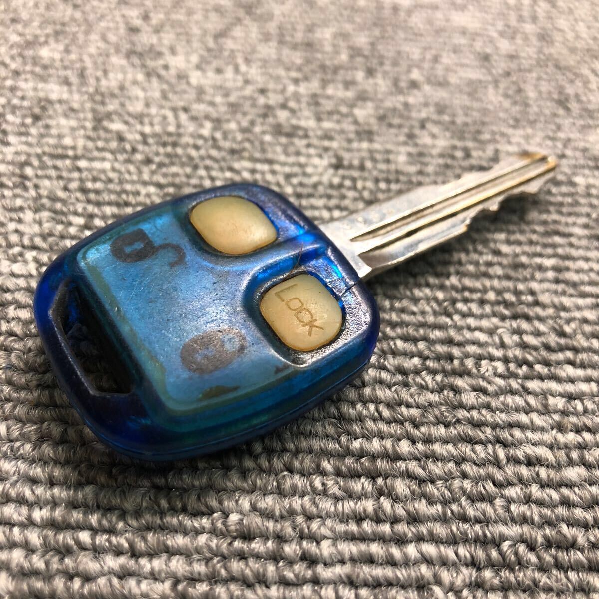 ekワゴン　ランサー等　三菱　純正　キーレス　リモコン　鍵　 2ボタン　G8D-534M-A 動作確認済　クリック感有　 D572