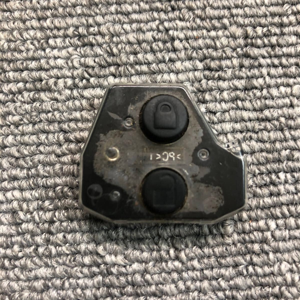 タント　ハイゼットカーゴ等　ダイハツ　純正　キーレス　リモコン　鍵　2ボタン 007AC0155 動(dòng)作確認(rèn)済　赤ランプ　クリック感有　D596