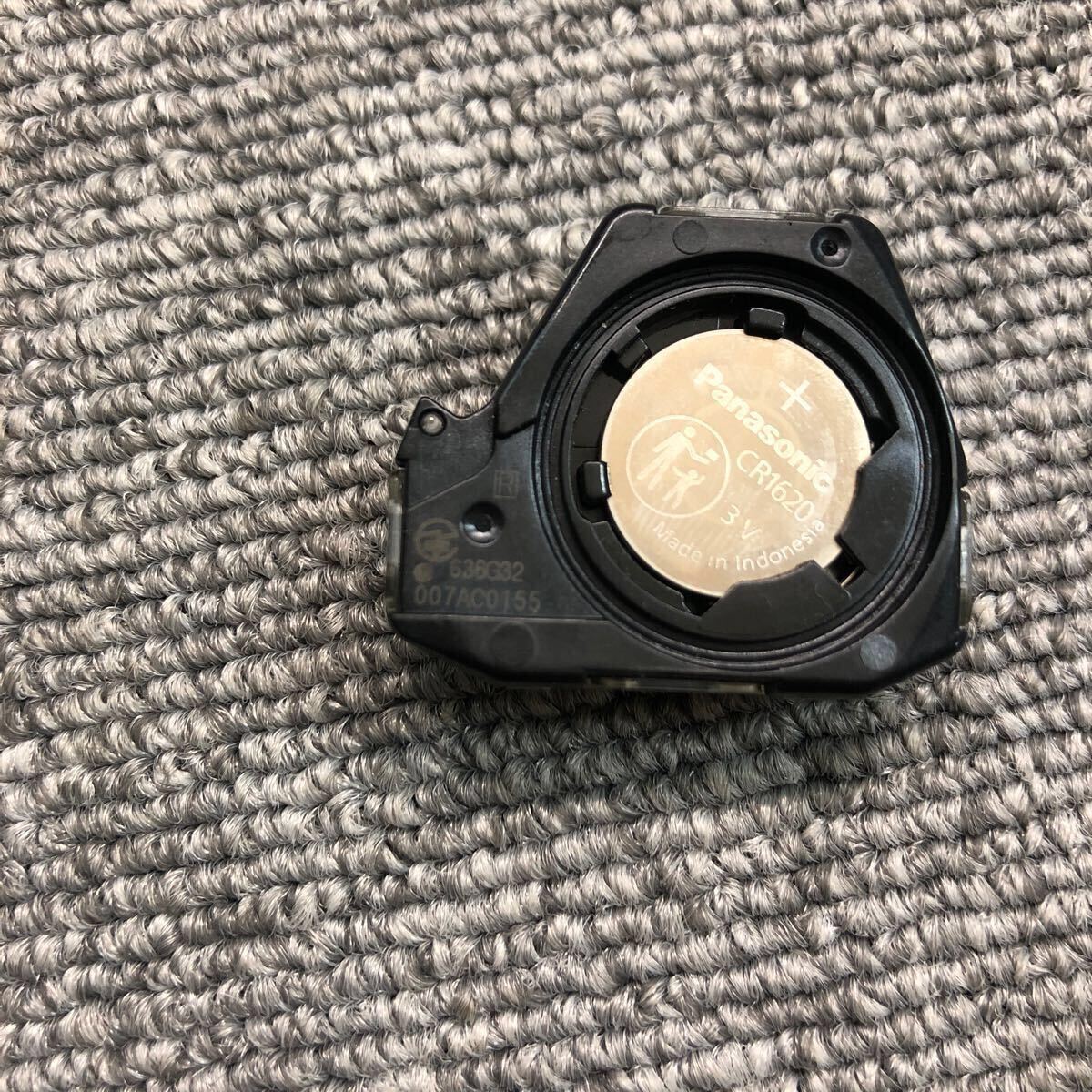 タント　ハイゼットカーゴ等　ダイハツ　純正　キーレス　リモコン　鍵　2ボタン 007AC0155 動(dòng)作確認(rèn)済　赤ランプ　クリック感有　D596