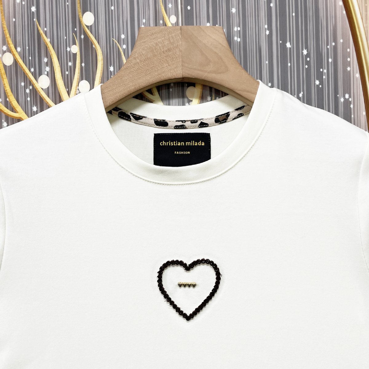 定価2萬★christian milada?ミラノ発?半袖Tシャツ★快適 薄手 滑らか ハート柄 かわいい 丸首 著痩せ トップス 夏 レディース S/34サイズ