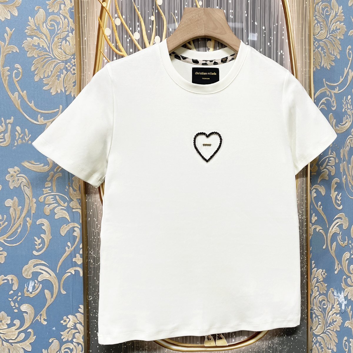 定価2萬★christian milada?ミラノ発?半袖Tシャツ★快適 薄手 滑らか ハート柄 かわいい 丸首 著痩せ トップス 夏 レディース S/34サイズ