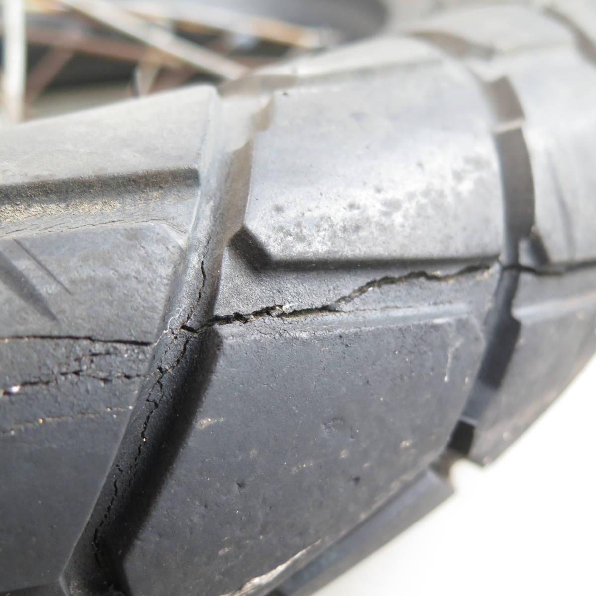 ●TW200 [DG07J] 純正フロントホイール ディスク用 J18×2.50 130/80-18 YAMAHA 2JL DG09J TW225 KR060123