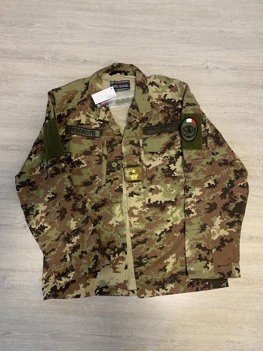 実物 イタリア軍払い下げ品 現用迷彩戦闘服 デジタル迷彩 L 実物 イタリア軍払い下げ品 現用迷彩戦闘服 デジタル迷彩 L