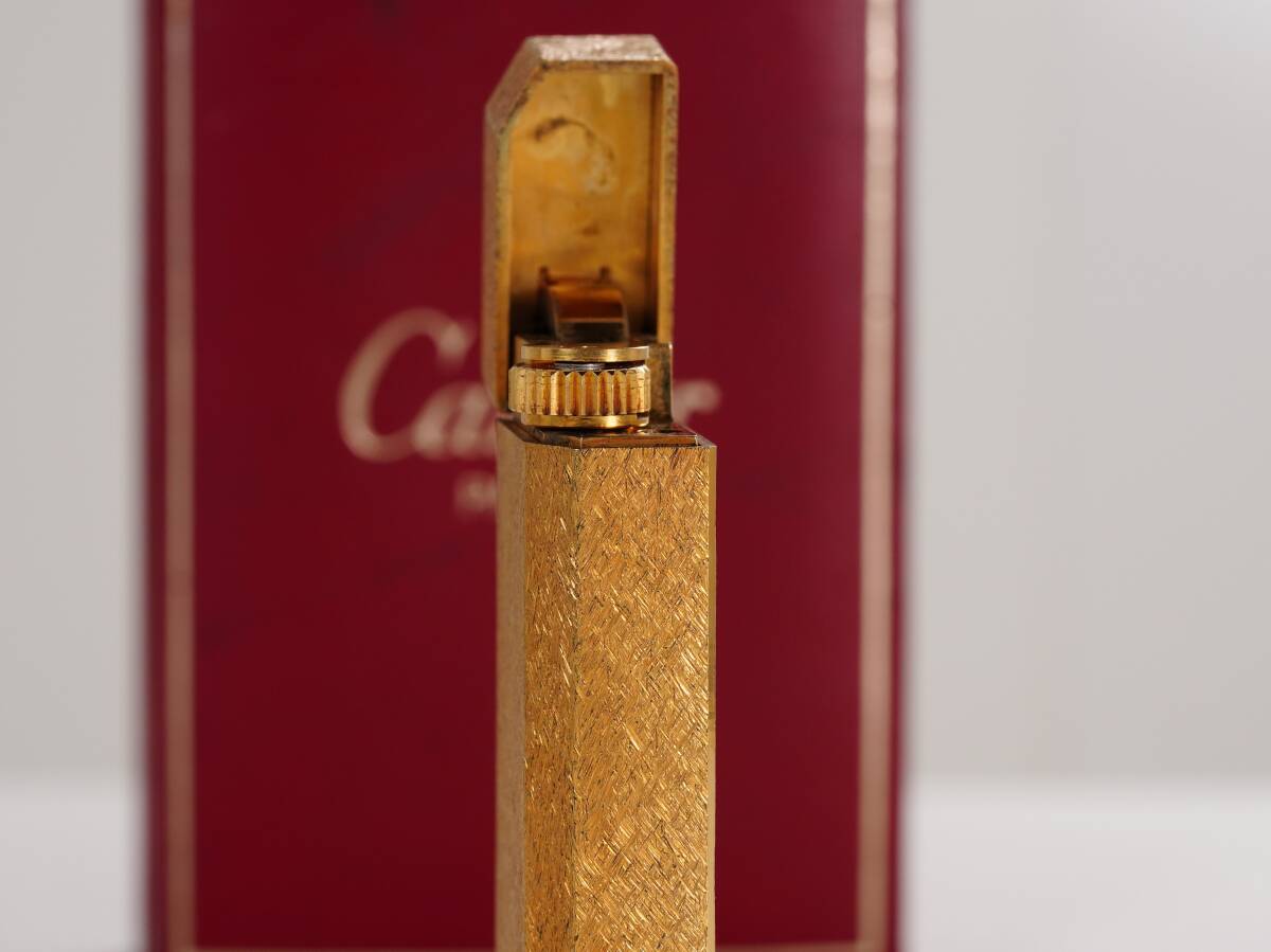 Cartier Cartier газовая зажигалка . прямоугольник золотой скульптура узор с ящиком текущее состояние товар 