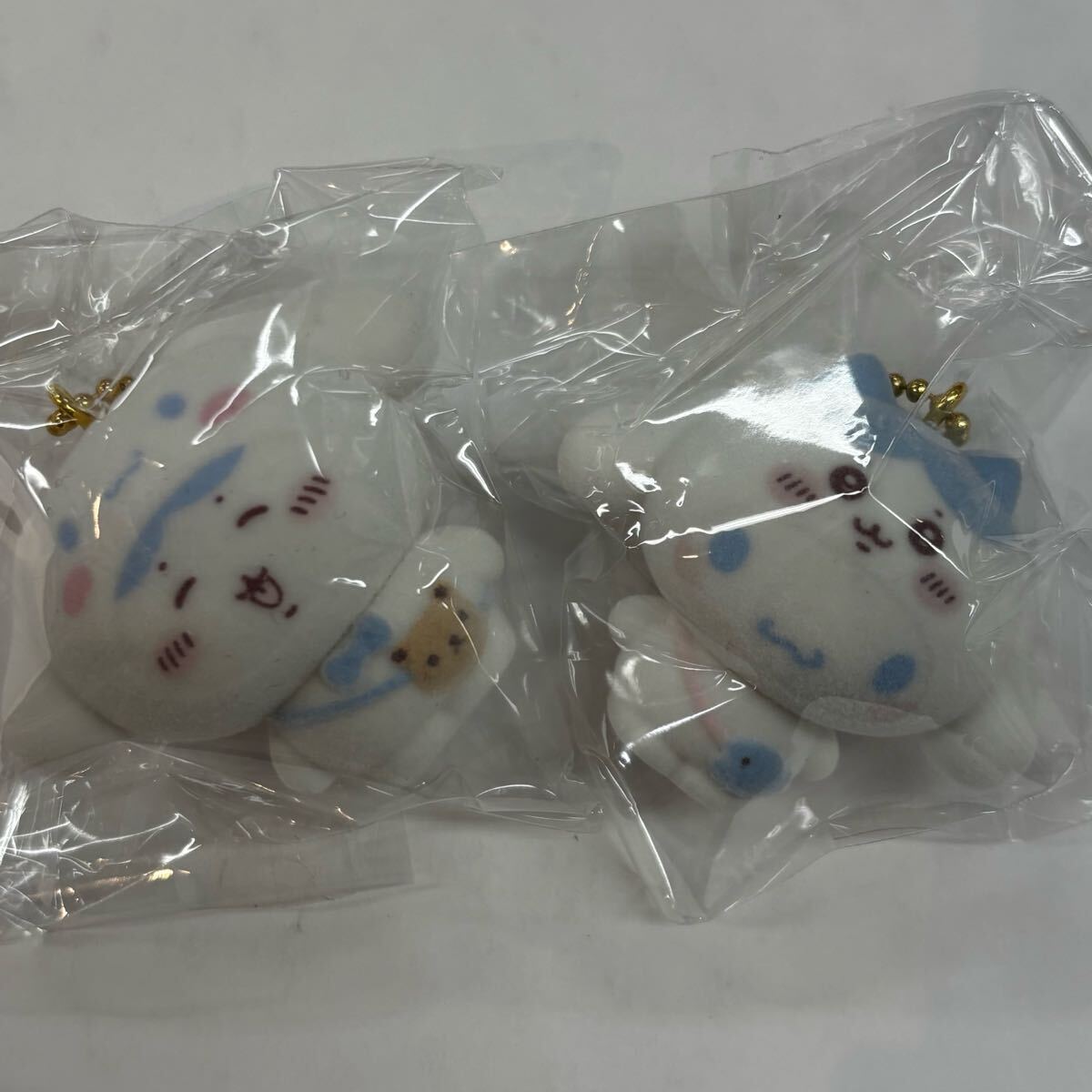 匿名配送 シナモ ハチワレ サンリオ ちいかわ フロッキーマスコット