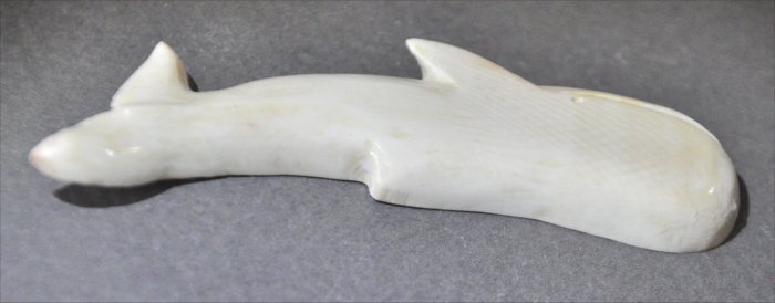 ナンタケットバスケット用のマンモス牙のクジラオーナメント