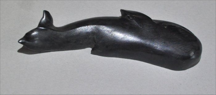 ナンタケットバスケット用の青黒檀のクジラオーナメント