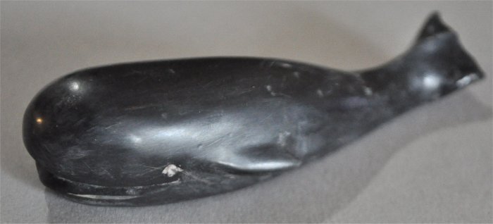 ナンタケットバスケット用の黒水牛の角の彫のおおきな立體クジラオーナメント