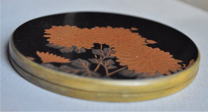 ナンタケットバスケット用のラウンドバスケット用の黒漆にのラウンド金蒔絵のベース