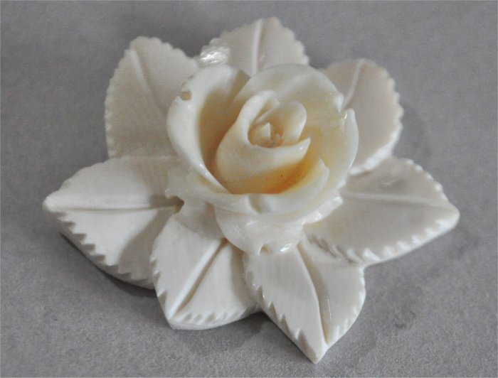 ナンタケットバスケット用のマンモス牙のミニ薔薇１輪の葉デザインプレートセットオーナメント