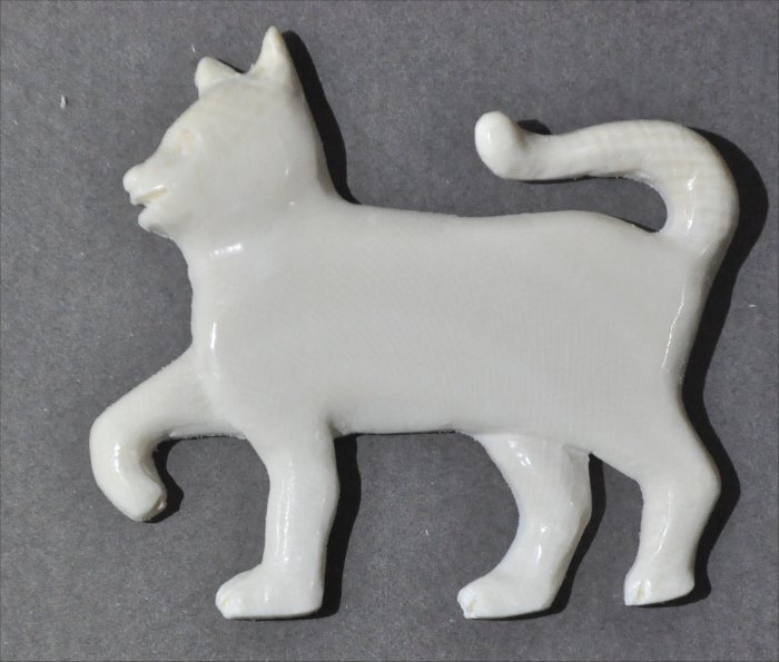 ナンタケットバスケット用のマンモス牙のねこのオーナメント