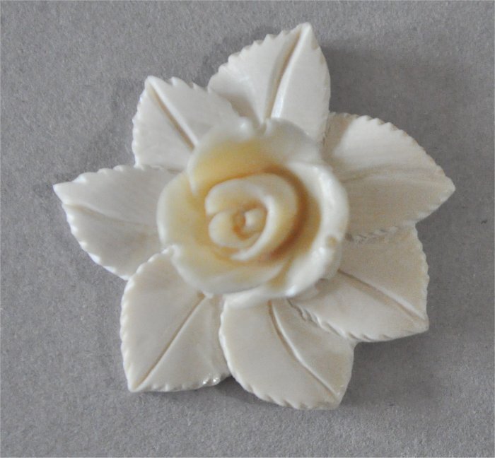 ナンタケットバスケット用のマンモス牙のミニ薔薇１輪の葉デザインプレートセットオーナメント