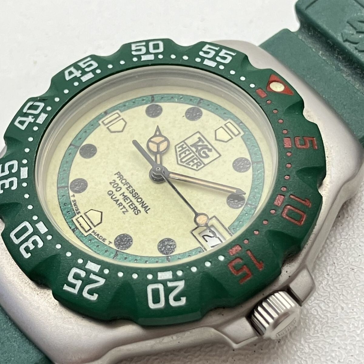 D044-I57-4332 【電池交換済み/稼働】 TAG HEUER タグホイヤー 372 513 フォーミュラ1 QUARTZ デイト 回転ベゼル メンズ腕時(shí)計(jì) ケース付 KA