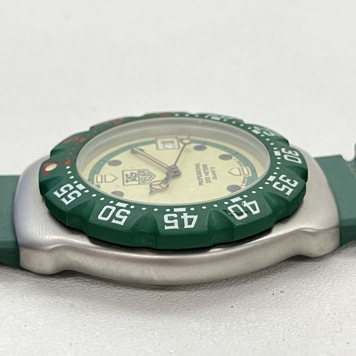 D044-I57-4332 【電池交換済み/稼働】 TAG HEUER タグホイヤー 372 513 フォーミュラ1 QUARTZ デイト 回転ベゼル メンズ腕時(shí)計(jì) ケース付 KA