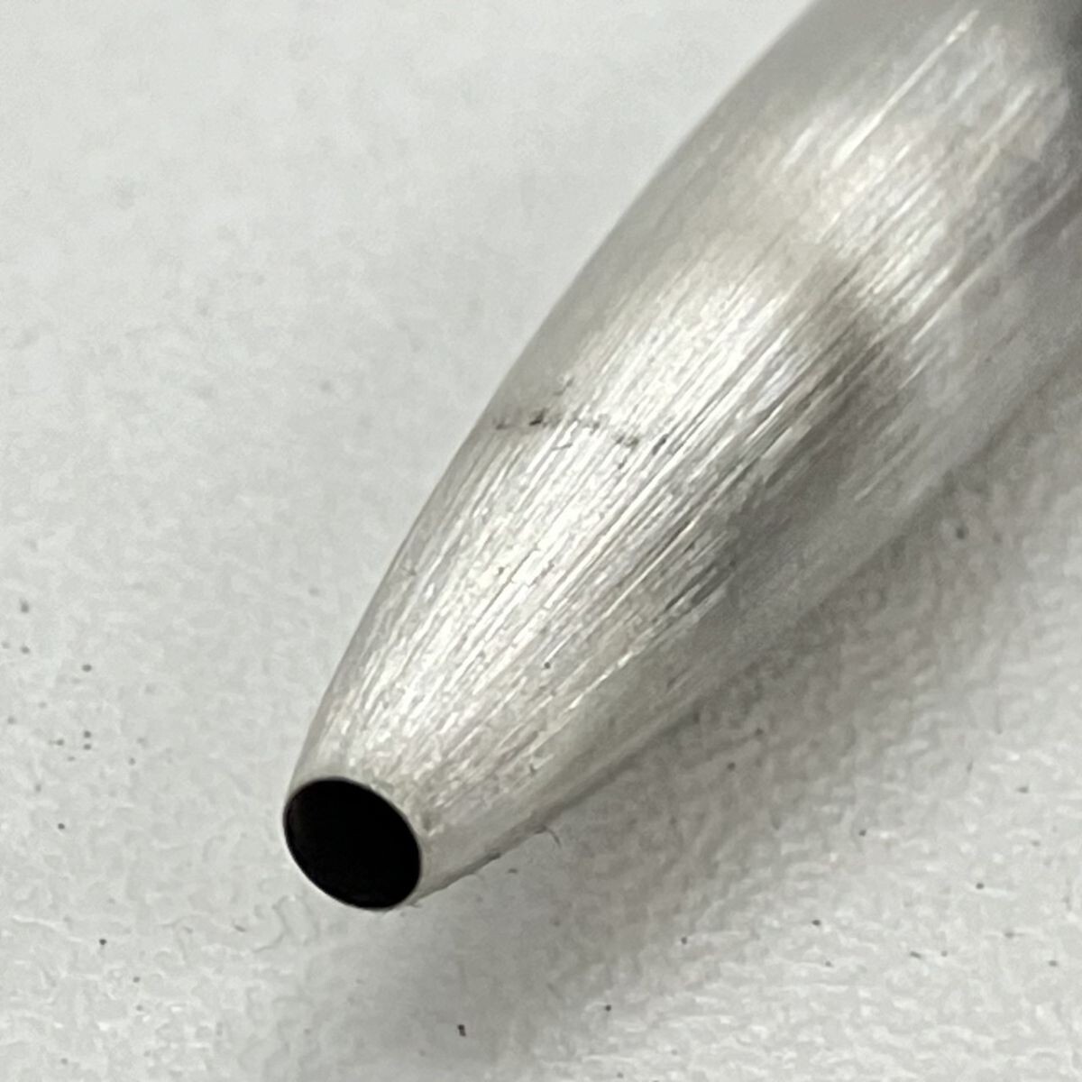 D075-H29-1573◎ MONTBLANC モンブラン ボールペンシル 2色 赤 黒 ツイスト式 シルバーカラー 筆記用具 文房具 ケース付き KA
