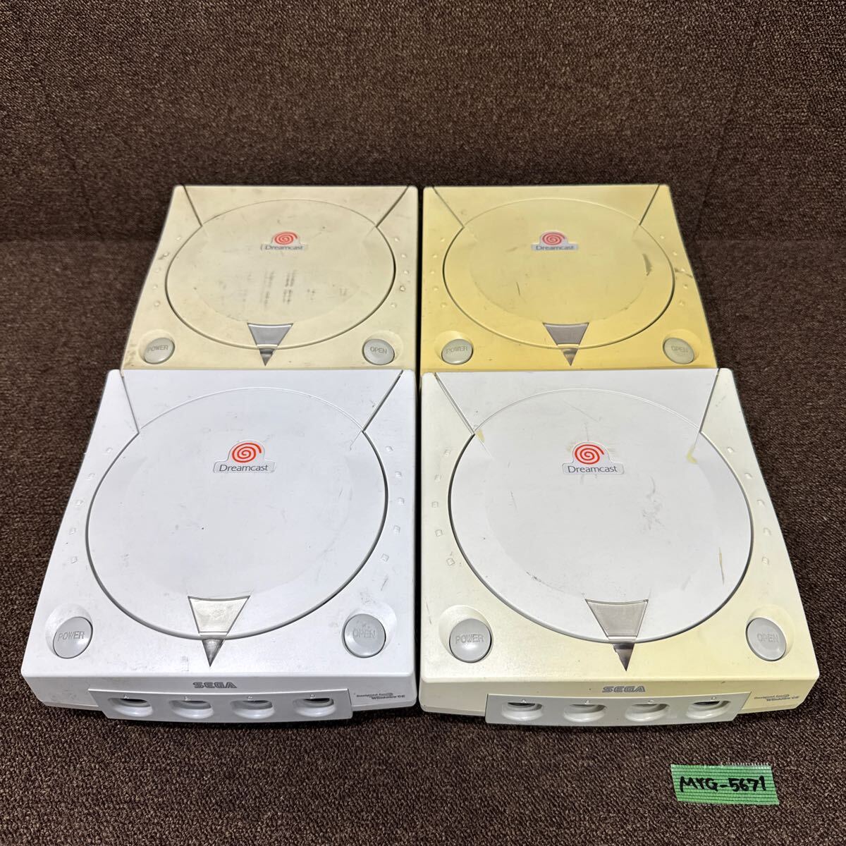 MYG-5671 激安 ゲー厶機 SEGA Dreamcast ドリームキャスト HKT-3000 本體のみ 4臺 まとめ売り 通電OK ジャンク 同梱不可