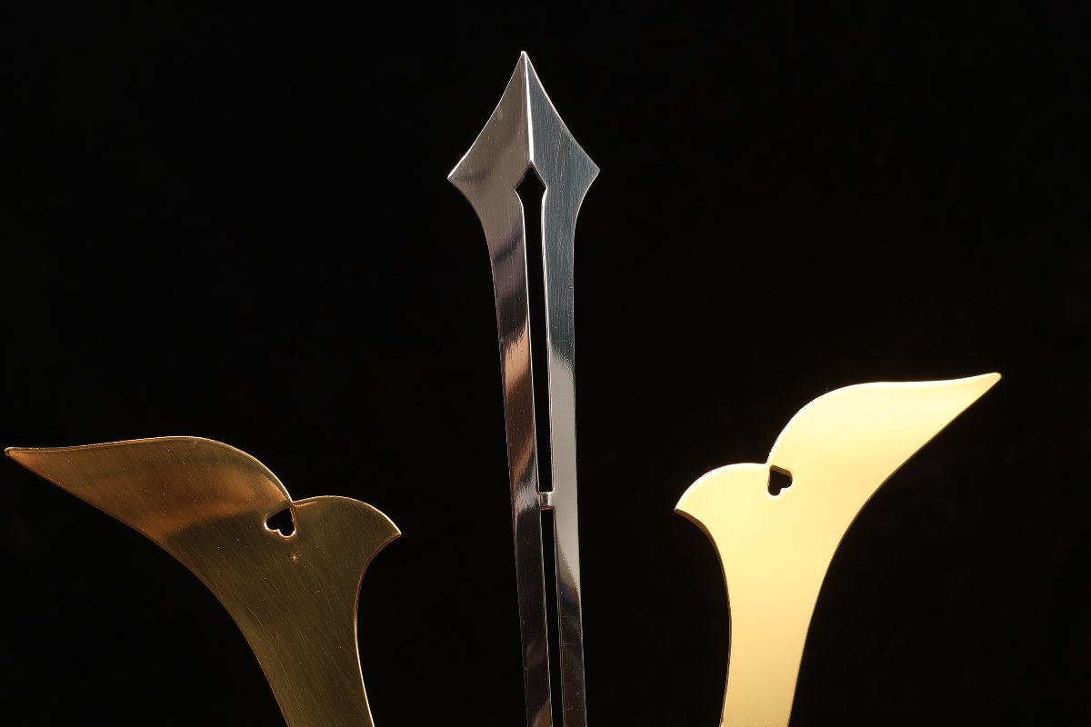 【珍品堂】1円から I067-V18 純銀 武比古作 兜 剣付 銀制品 箱付 古美術(shù) 骨董品 アンティーク 昭和レトロ