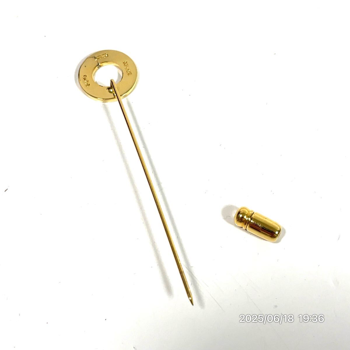 美品 SILVER シルバー CELINE セリーヌ サークル調 ブランドロゴ ゴールドカラー ピン ブローチ アクセサリー 装飾品 小物_画像6