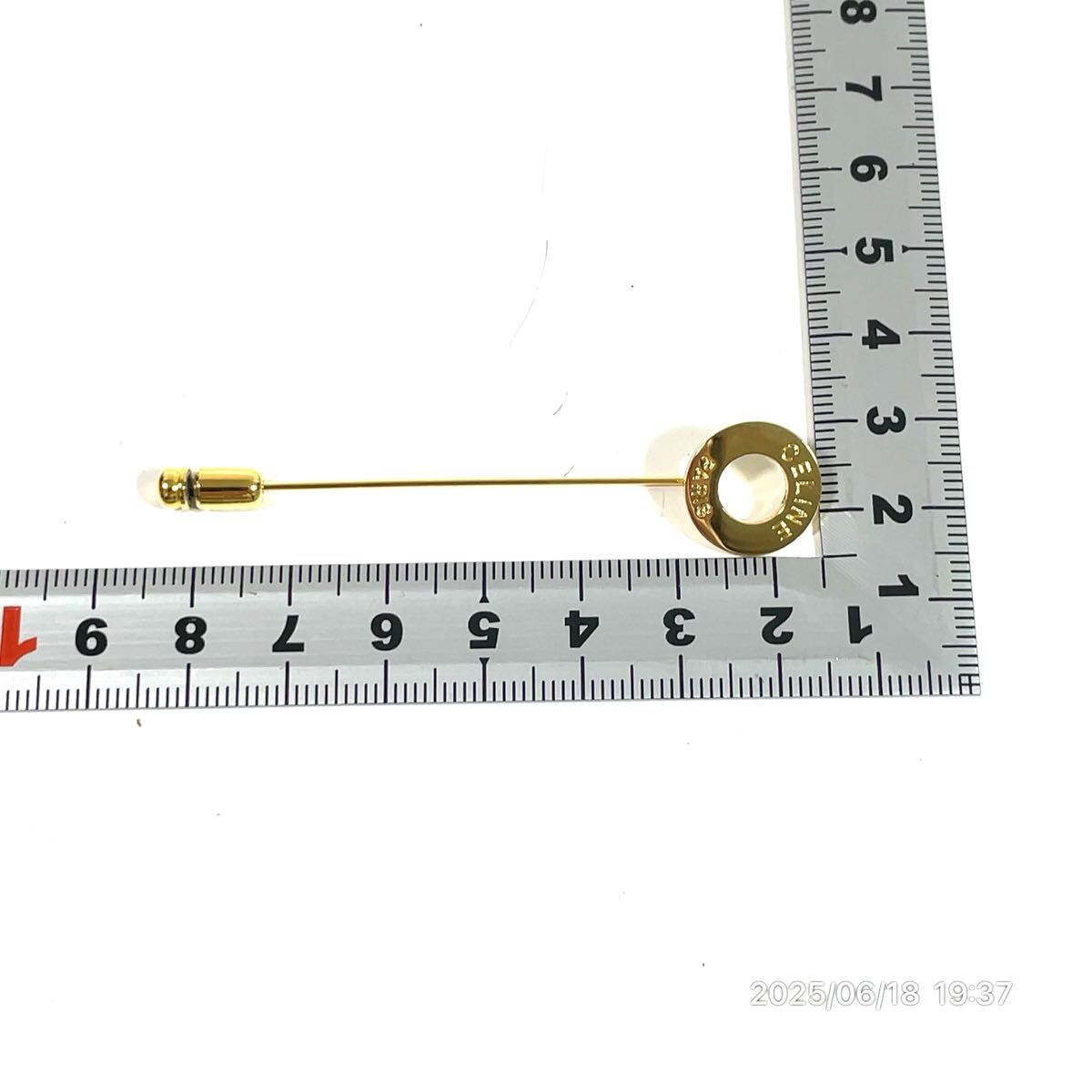 美品 SILVER シルバー CELINE セリーヌ サークル調 ブランドロゴ ゴールドカラー ピン ブローチ アクセサリー 装飾品 小物_画像7