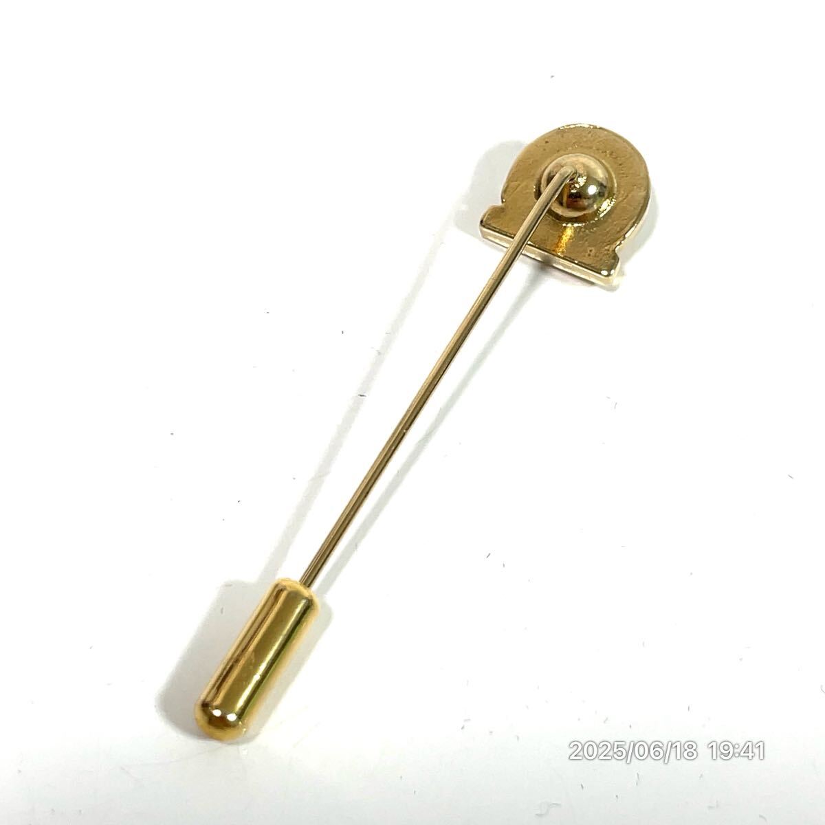  прекрасный товар Ferragamo Salvatore Ferragamo gun chi-ni узор стразы Gold цвет булавка брошь аксессуары декортивный элемент мелкие вещи 