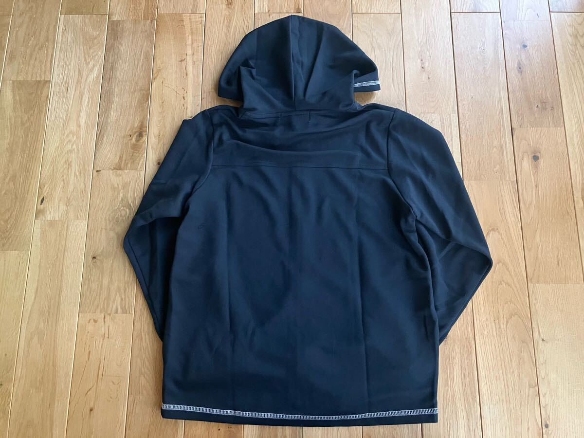 未使用訳あり クロッシースポーツ 長袖 薄手パーカー 黒 140センチ_画像2