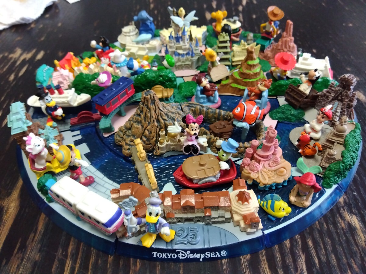 非売品】東京ディズニーリゾート25周年パークジオラマフィギュア