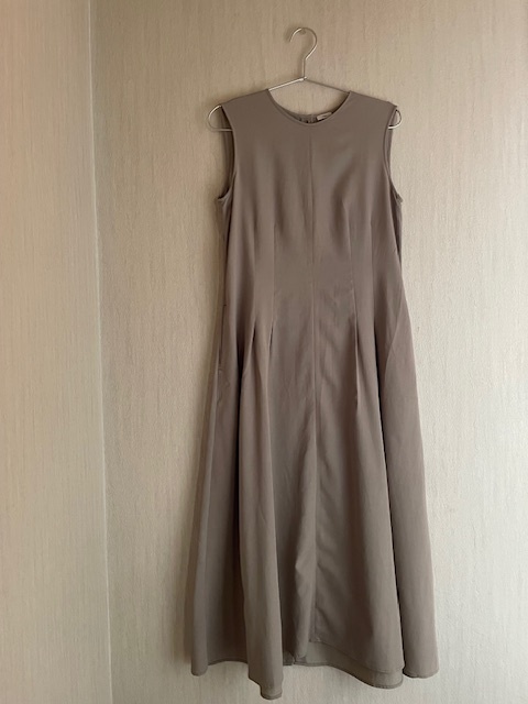 美品*IENA*イエナ*utile 強(qiáng)捻レーヨンタックワンピース*ベージュ*36*