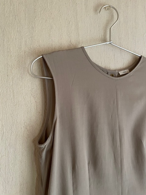 美品*IENA*イエナ*utile 強(qiáng)捻レーヨンタックワンピース*ベージュ*36*