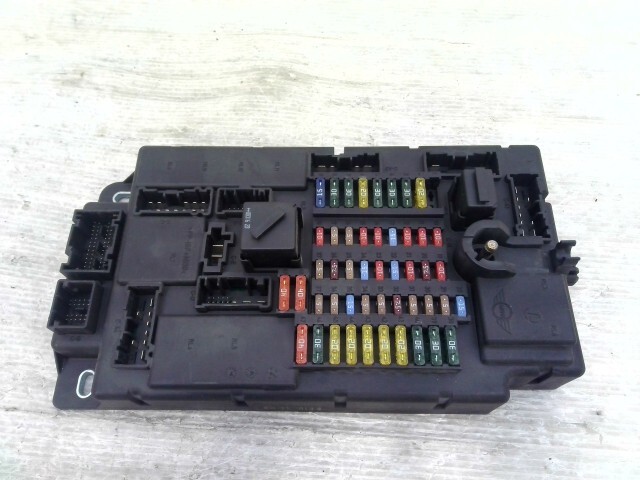 BMW ミニ ABA-ML16 ヒューズ ボックス 900 61353453738 yatsu