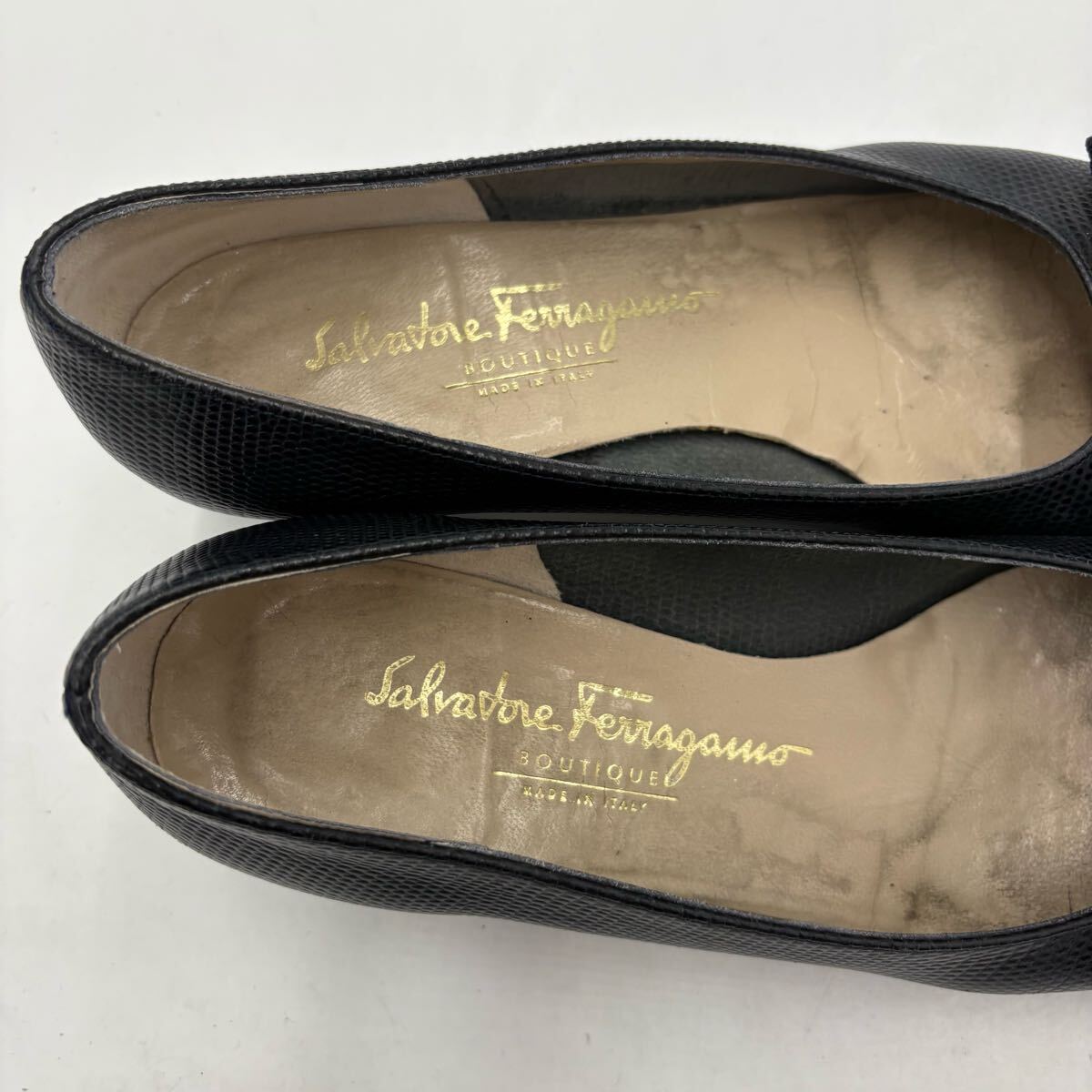 A■ イタリア制 'ラグジュアリーシューズ' Salvatore Ferragamo サルヴァトーレフェラガモ 本革 ヴァラリボン パンプス 6.5C 23.5cm 婦人靴