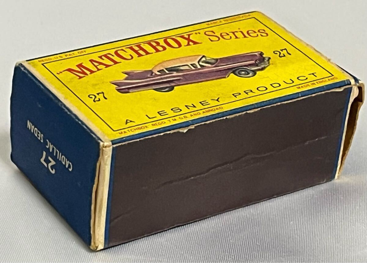 * подлинная вещь Matchbox :Matchbox Cadillac седан No.27 Англия производства Vintage металлик розовый серия с ящиком текущее состояние товар 