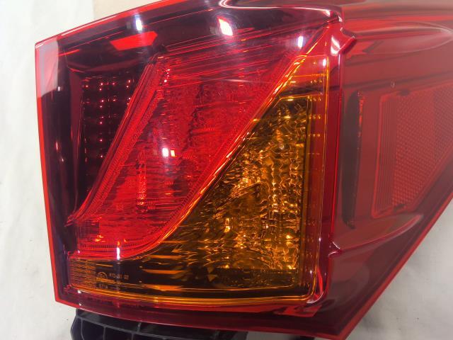 レクサス GS DAA-AWL10 右テールランプ バージョンL 077 81551-30C80_画像3