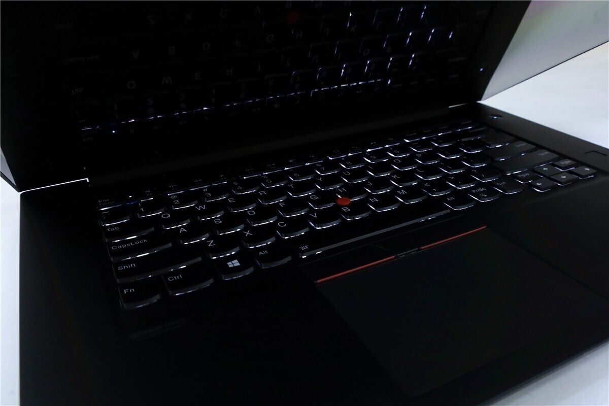 ほぼ未使用 4K仕様 タッチ ゲーミング Lenovo ThinkPad X1 Extreme ★i9 10885H 32GB SSD512GB GTX1650Ti ノードパソコン windows11 16061