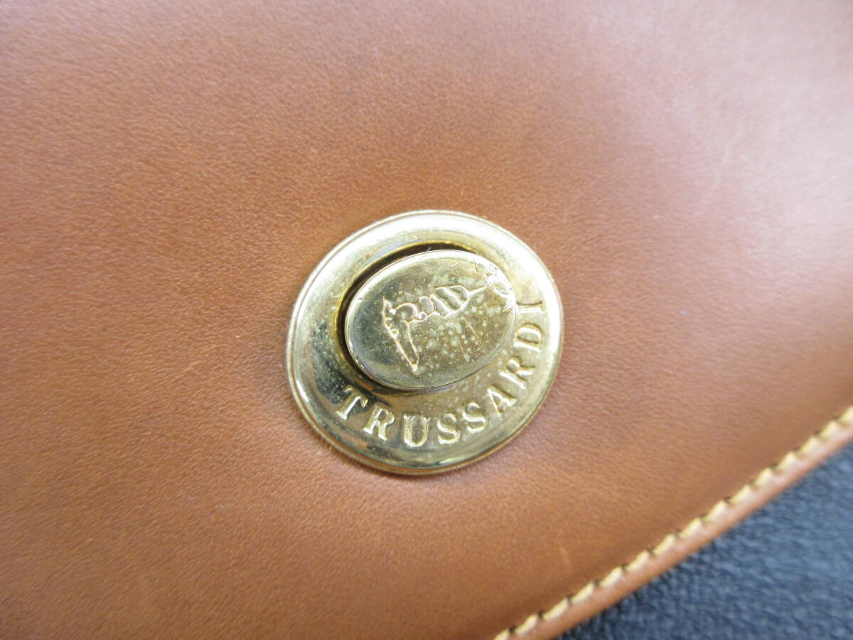 2505XX012 [1 иен ~]TRUSSARDI Trussardi Turn блокировка ручная сумочка /Bou Jeloud bamboo 2way сумка на плечо и т.п. сумка . суммировать 